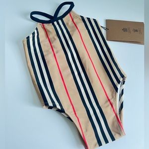 Burberry Kids
Crina Check Swimsuit